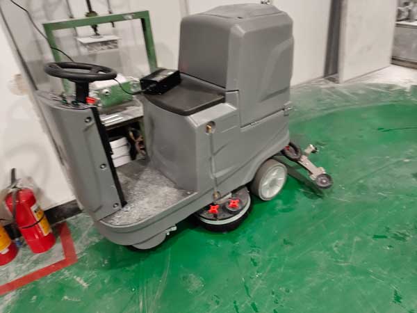 選用什么機器清潔環(huán)氧地坪比較好 選用什么機器清潔環(huán)氧地坪比較好
