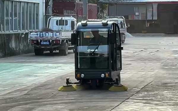 掃地機(jī)工作中斷電 掃地機(jī)工作中斷電