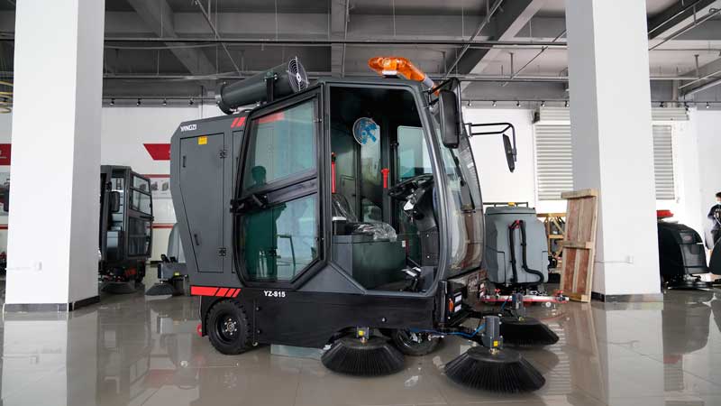 一臺(tái)小型清掃車大概多少錢？都有哪些功能？