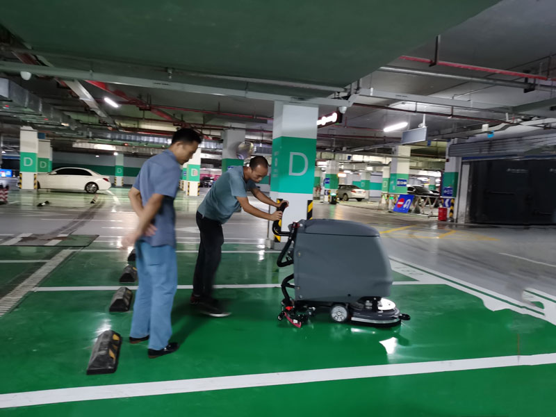 駕駛式和手推式哪個(gè)好