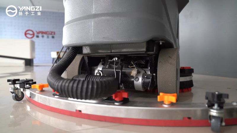 洗地機(jī)相對于手動清潔的優(yōu)勢