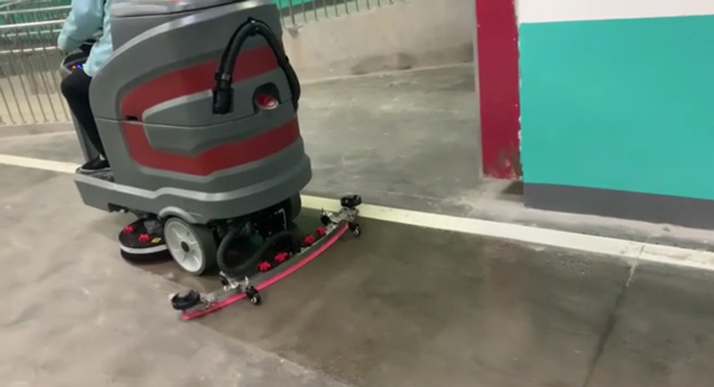 合肥華邦物業(yè)一次購(gòu)買了三臺(tái)揚(yáng)子洗地機(jī) 合肥華邦物業(yè)一次購(gòu)買了三臺(tái)揚(yáng)子洗地機(jī)