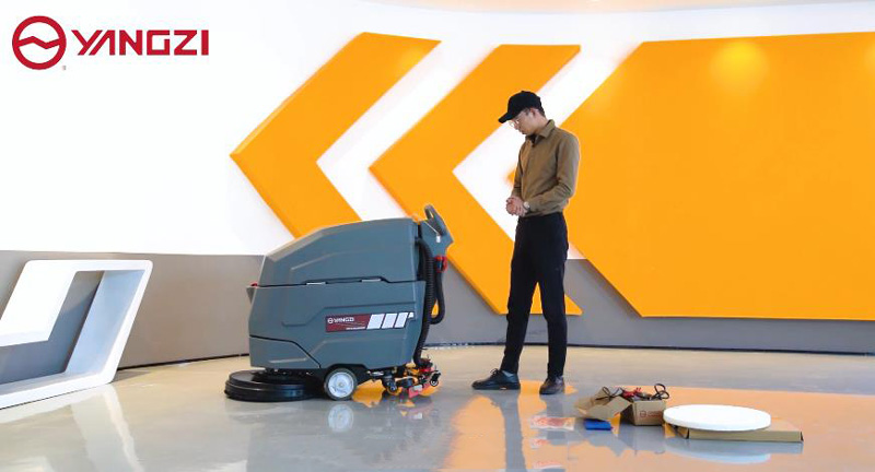 購(gòu)買(mǎi)地板洗地機(jī)時(shí)要考慮什么