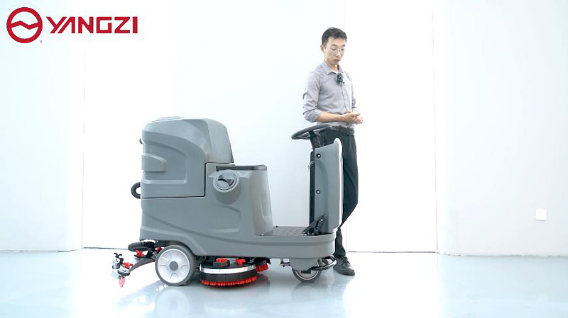 揚(yáng)子洗地機(jī)清潔工廠車(chē)間和倉(cāng)庫(kù)的地板 揚(yáng)子洗地機(jī)清潔工廠車(chē)間和倉(cāng)庫(kù)的地板