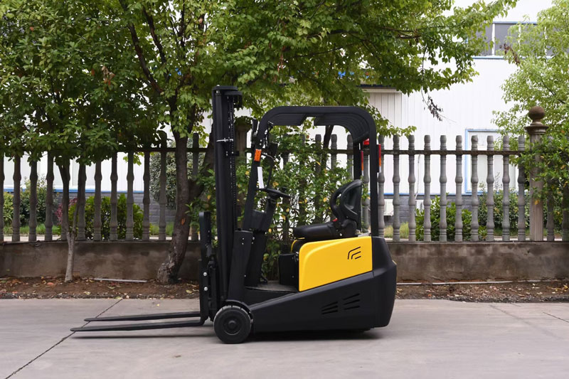 為什么電動(dòng)叉車(chē)是室內(nèi)應(yīng)用的最佳選擇