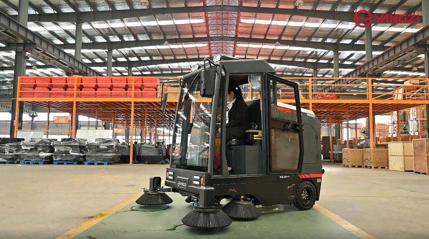 駕駛式掃地機(jī)的清潔優(yōu)勢有哪些