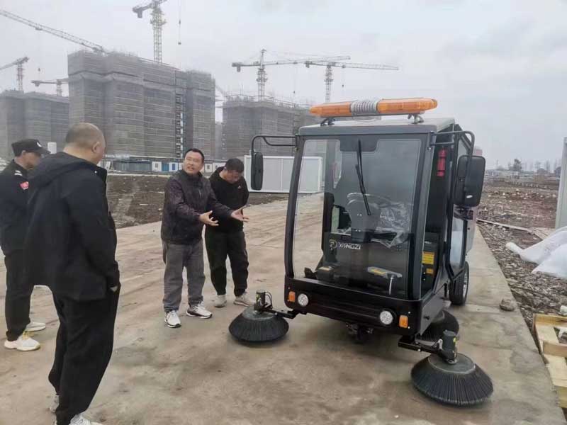 購買一臺實(shí)用的掃地車多少錢一臺