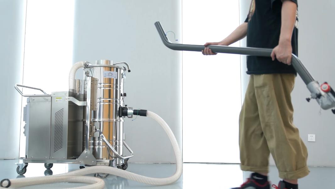 面對面粉粉塵爆炸風(fēng)險-使用揚(yáng)子防爆吸塵器